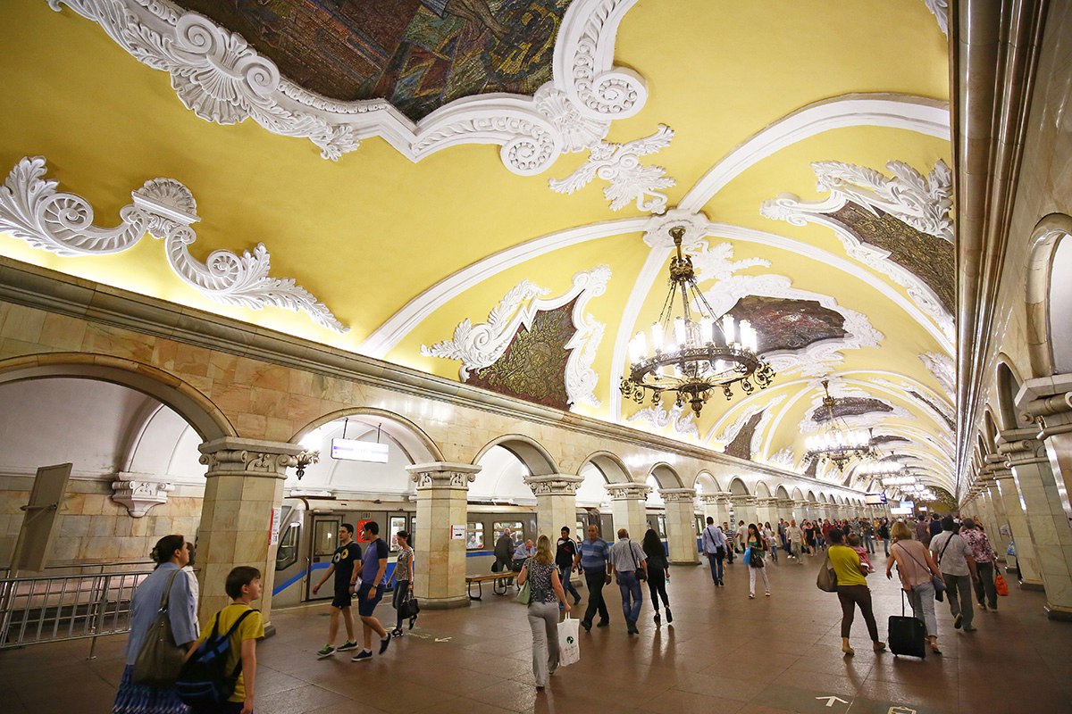 Самые красивые станции московского метро
