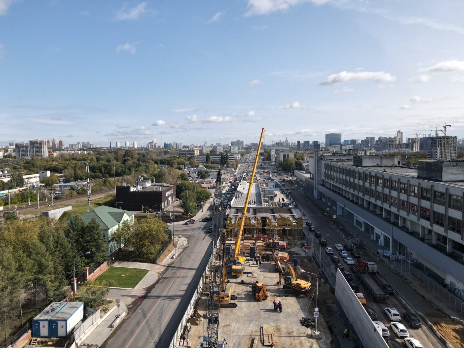 Реконструкцию развязки Волоколамского шоссе с МКАД завершат до конца года