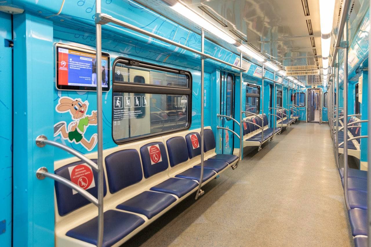 В метро запустили поезд в честь юбилея "Союзмультфильма"