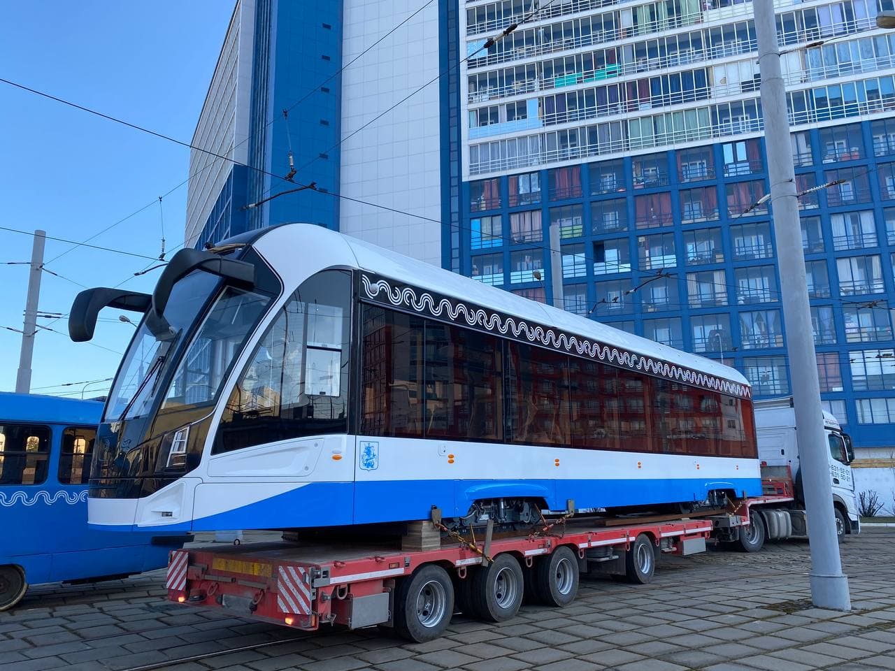 В Москву прибыл первый трамвай "Львенок"