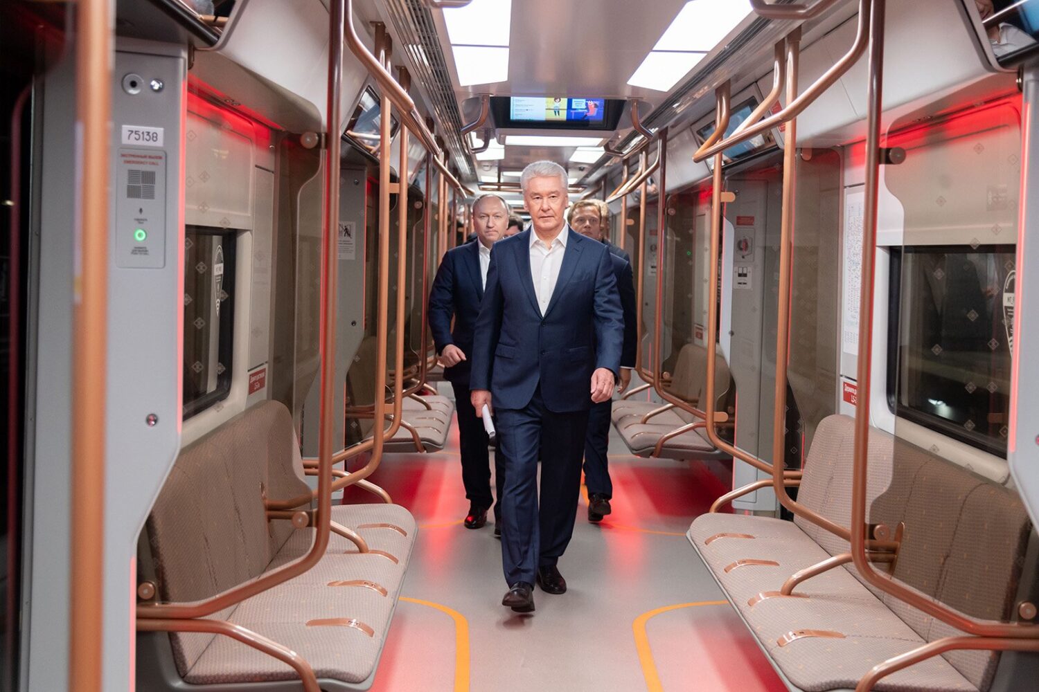 Собянин провел технический пуск трех станций БКЛ метро