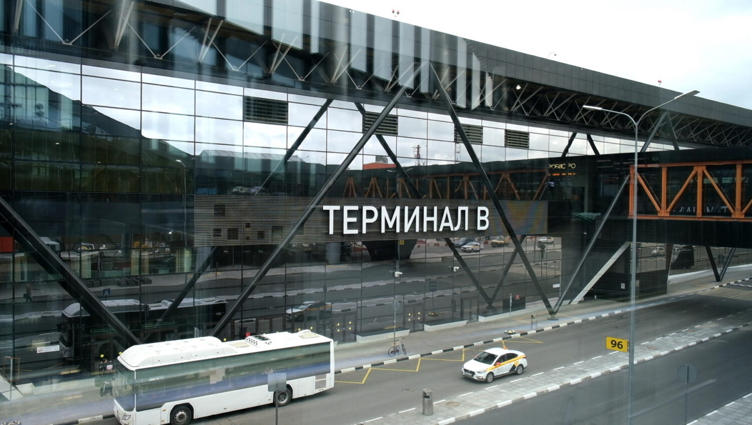 Аэроэкспрессы начали курсировать до терминалов B и C аэропорта "Шереметьево"