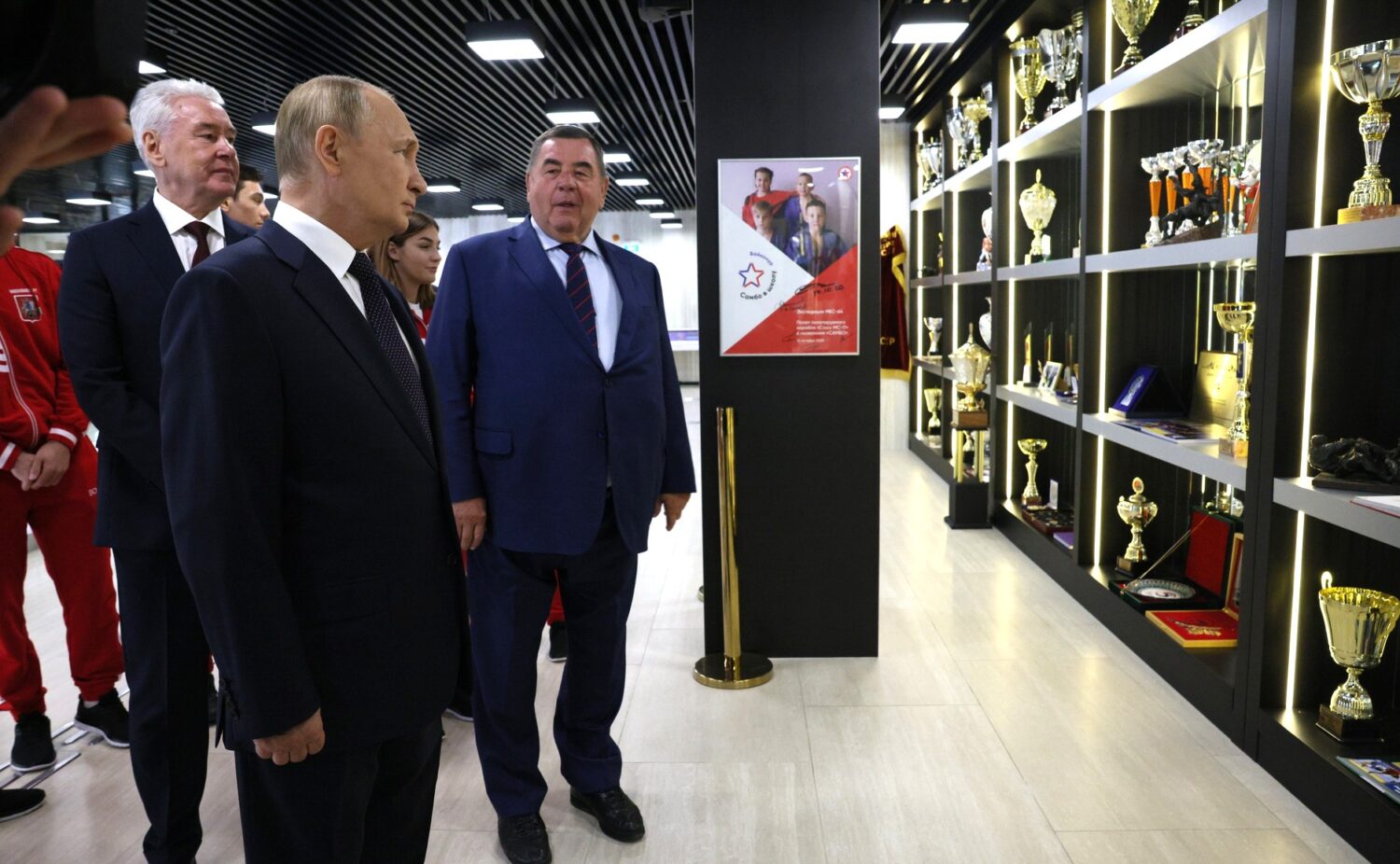Собянин и Путин открыли центр самбо и центр бокса в "Лужниках"
