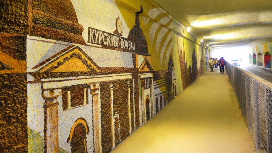 Панно на железнодорожную тематику появилось в тоннеле Троицкого путепровода