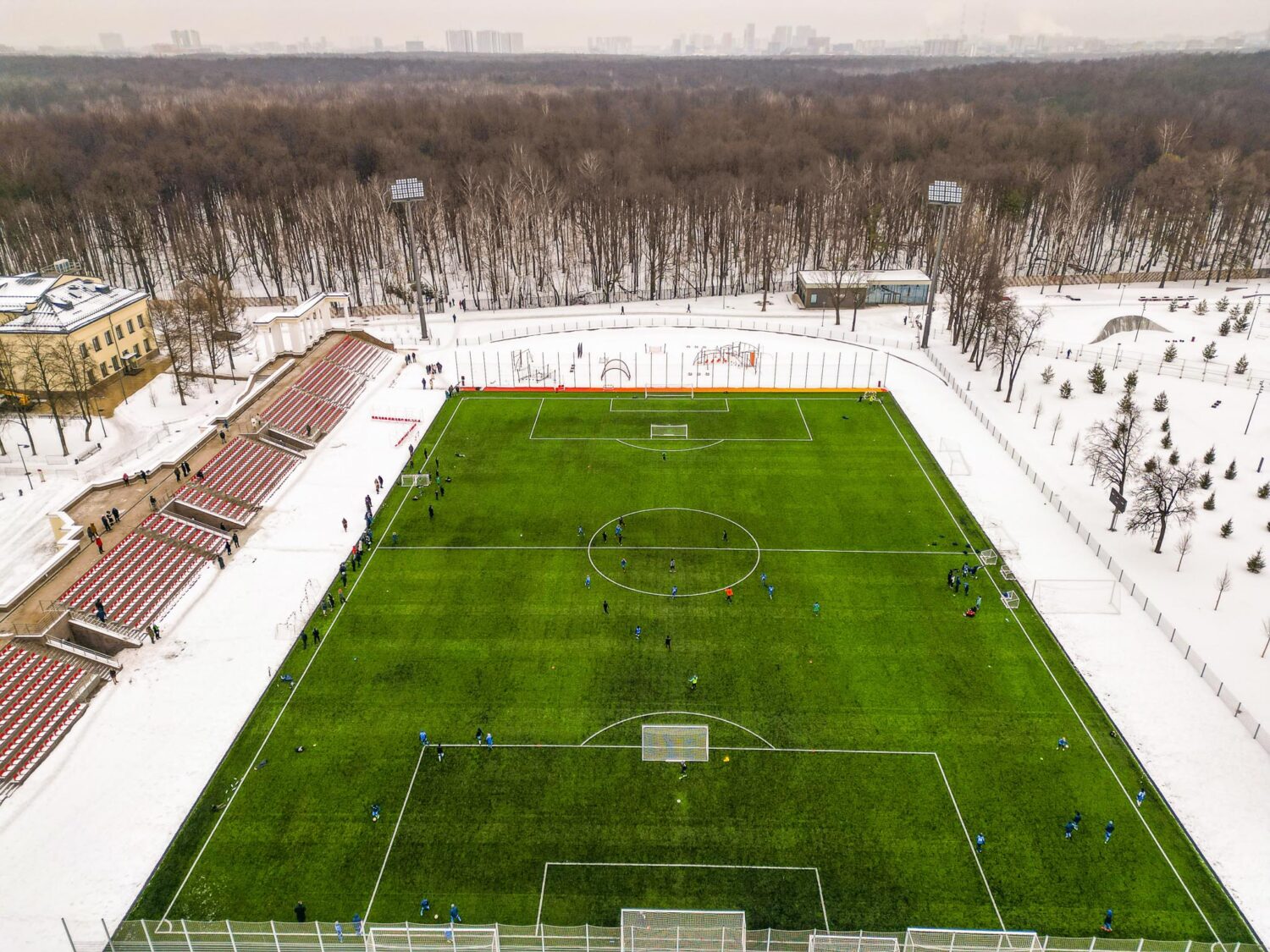 Основной этап благоустройства стадиона "Авангард" завершен на востоке Москвы