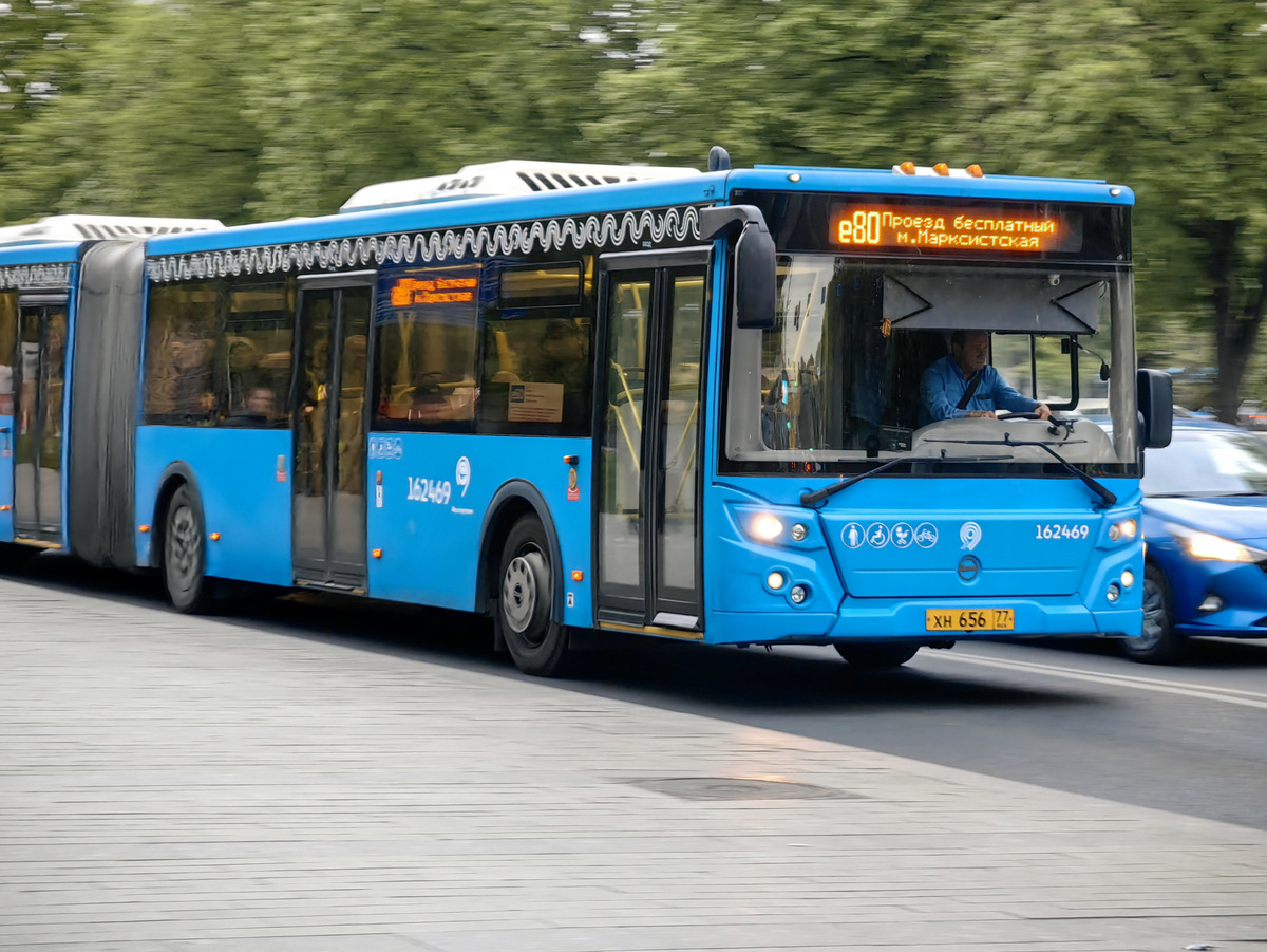 Более 22 млн поездок совершили пассажиры на автобусах КМ1 и КМ2 за полгода