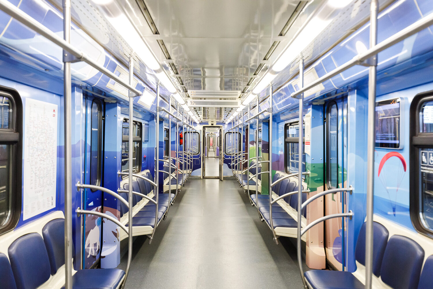 Поезд, посвященный Почте России, запустили в московском метро