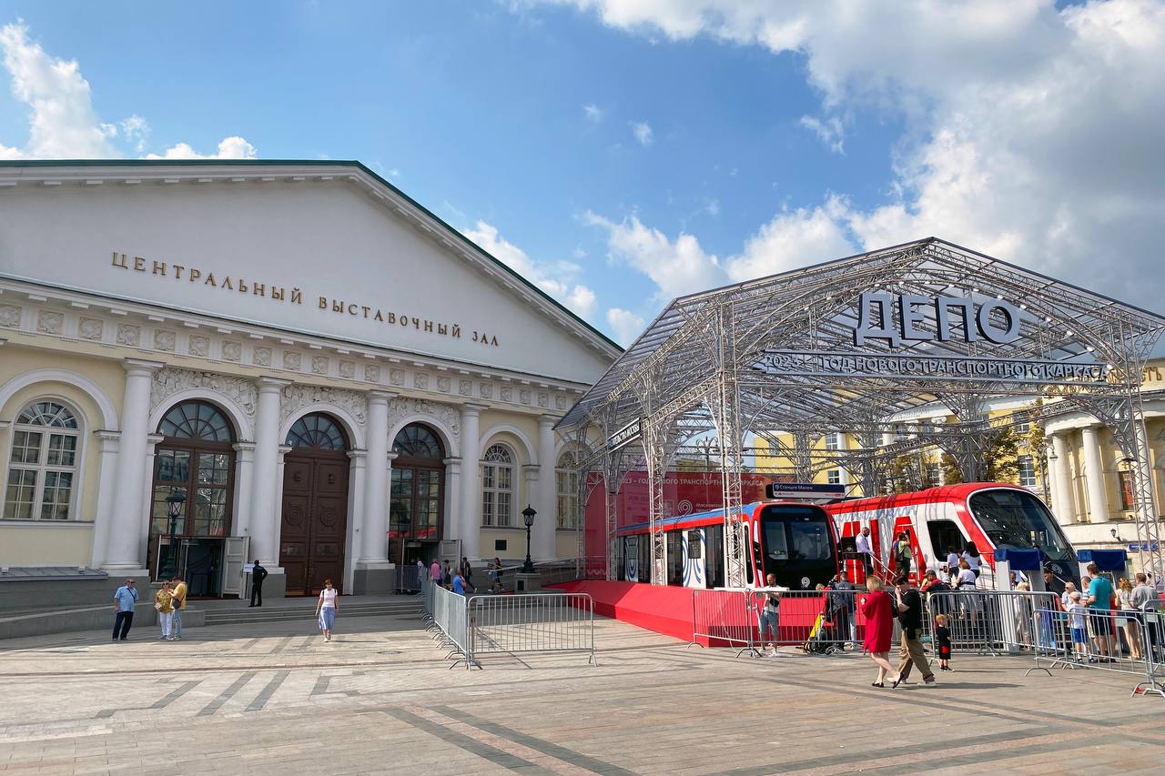 Выставка "Станция Манеж" в Москве открыта для посетителей