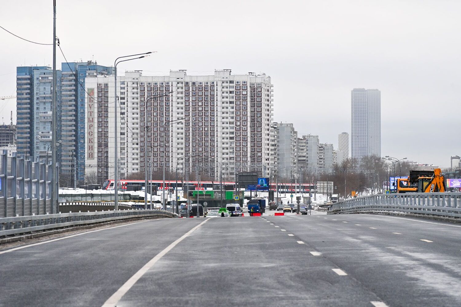 Движение в сторону области открыли по обновленному Дмитровскому путепроводу